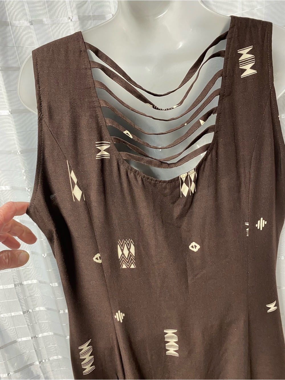 Sleeveless Brown Button-Front Maxi Dress with Cream Geo Prints - Picture 3 of 5